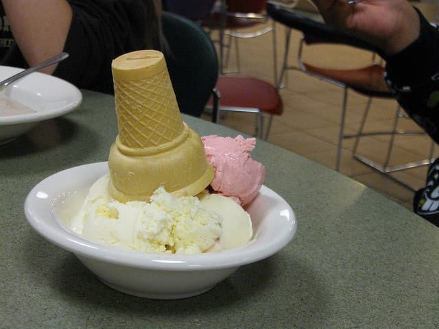 ice cream cone 