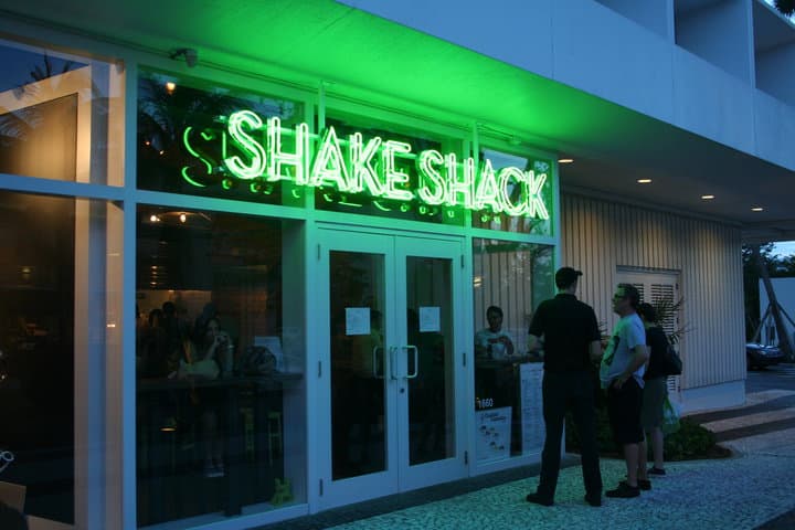 Major Gourmet Burger Expansion News 