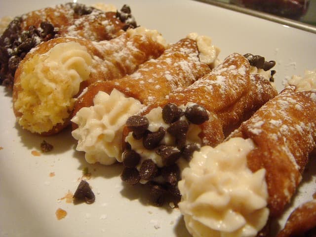 Cannolis