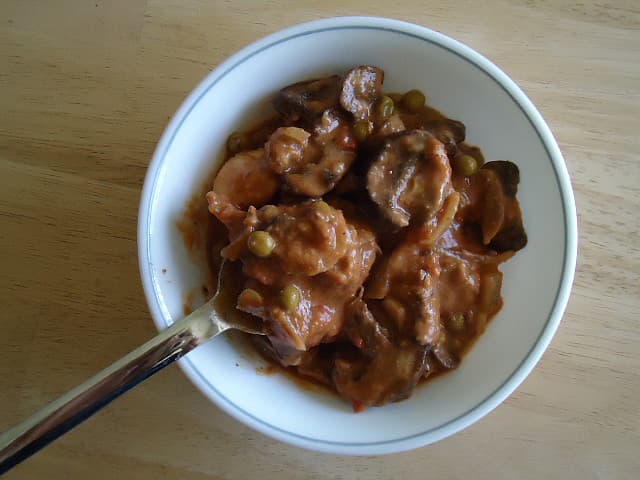 Poisoned Cat Meat Stew Kills Chinese Billionaire 