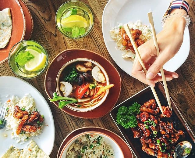 dining in restaurant