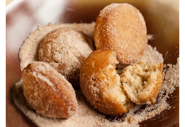apple cider doughnuts