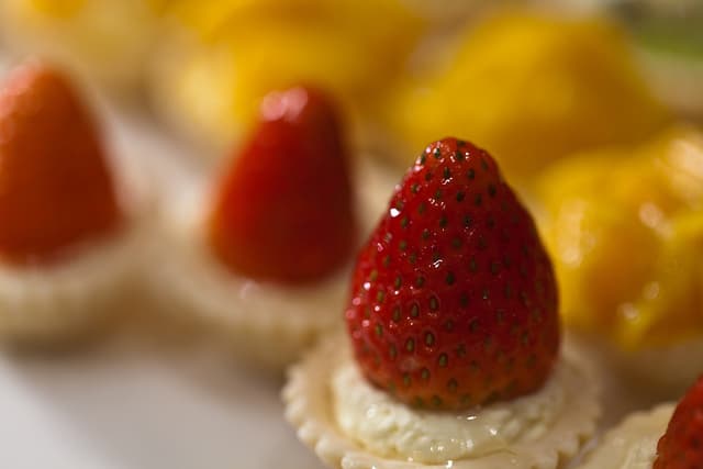 strawberry mini tart