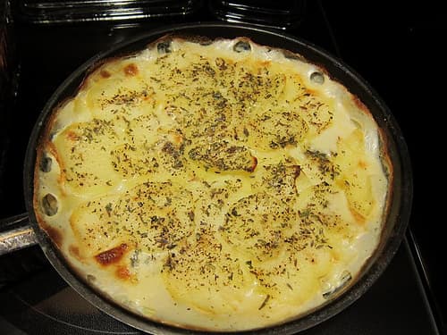 The Frugal Pantry: Cheesy Potatoes