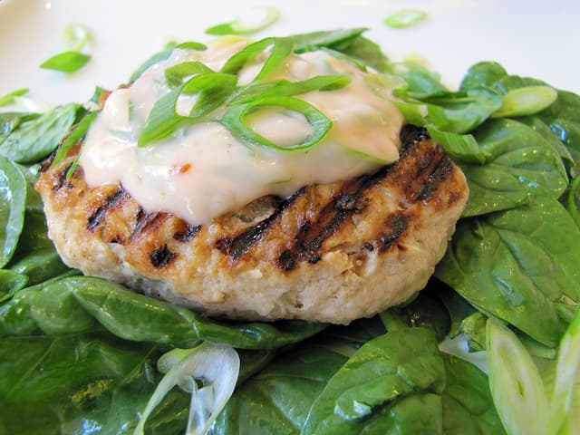 Apple Cheddar Turkey Burgers With Chipotle Yogurt Sauce