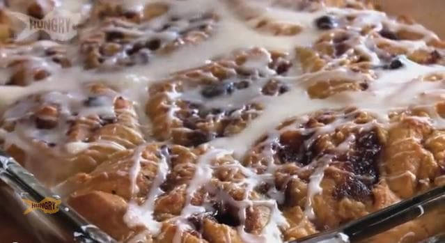 Vegan Pumpkin Cranberry Cinnamon Rolls