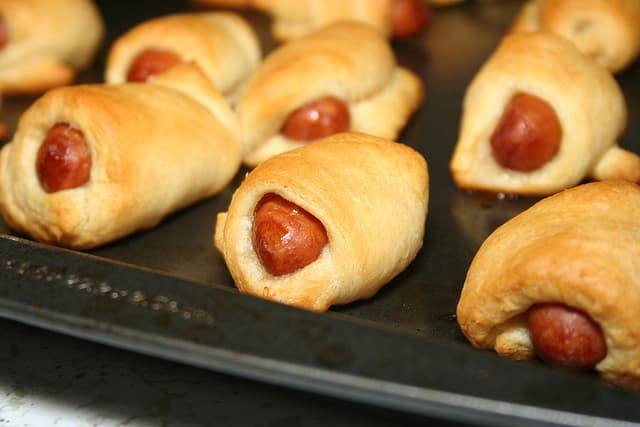 Classic-Style Pigs In A Blanket Recipe
