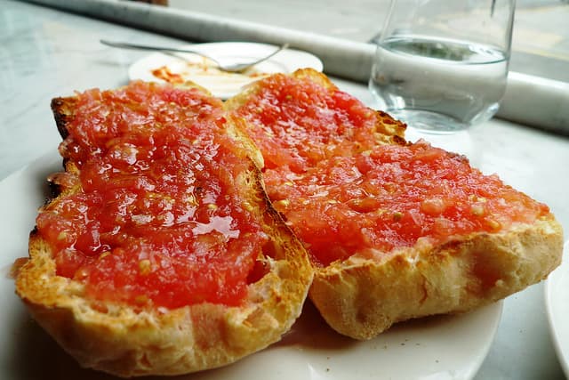 pan con tomate