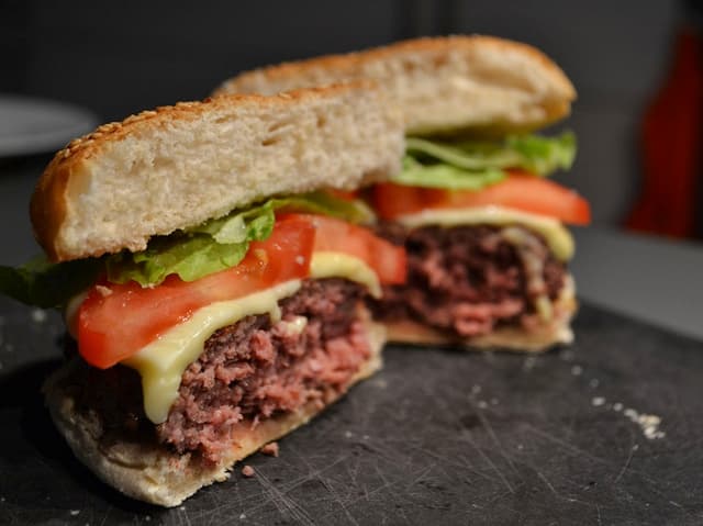 Learn How to Make the Ulitmate Cheeseburger