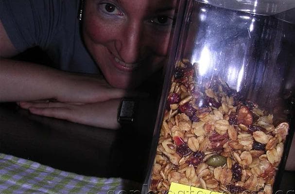 Homemade Gifts: Christmas Granola