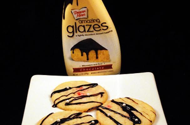 Quick and Easy: Peppermint Sugar Cookies With Chocolate Drizzle