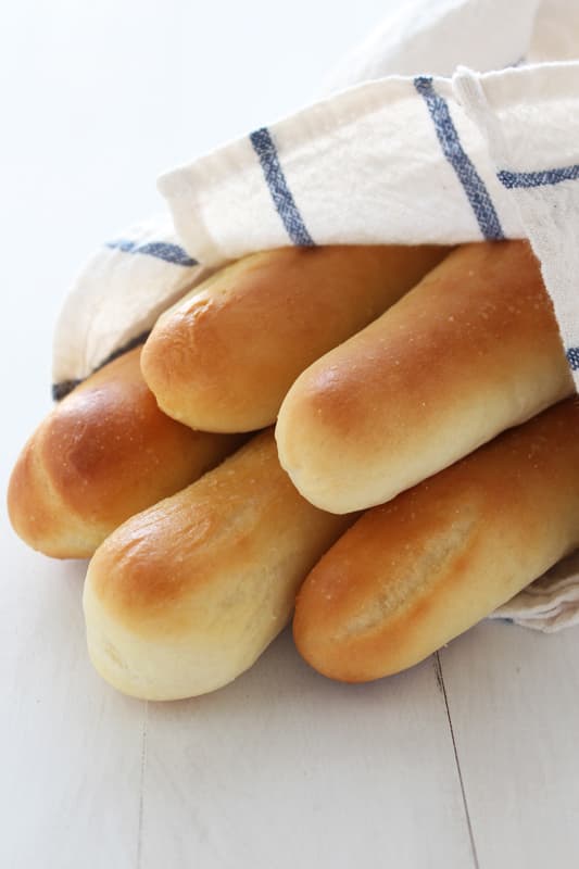 3 Copycat Bread Recipes to Begin Your Meal