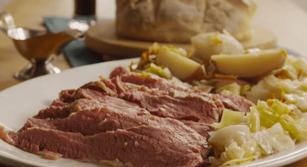 Slow Cooker Corned Beef and Cabbage
