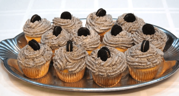 How to Recipe: Oreo Cupcakes with Oreo Buttercream