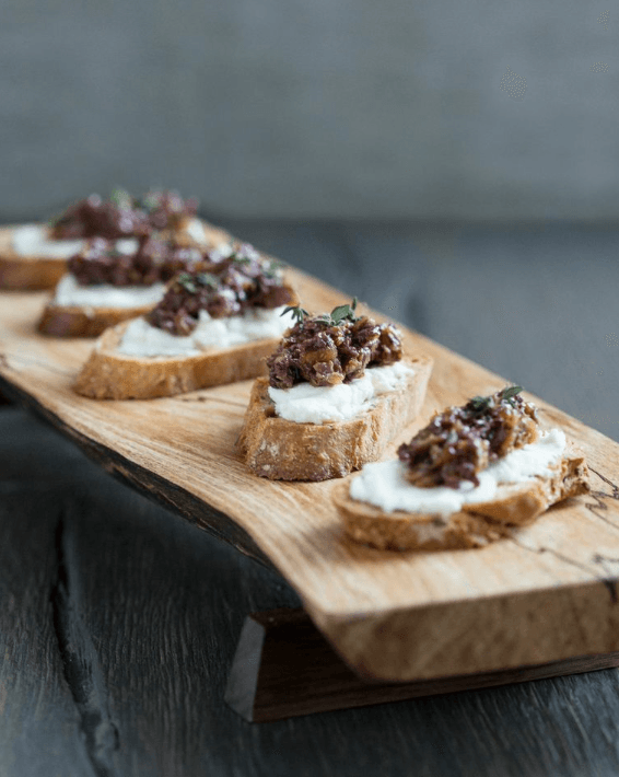 NYE Entertaining: Goat Cheese Crostini
