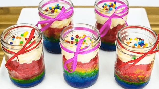 How to Make Rainbow Cupcakes in a Jar
