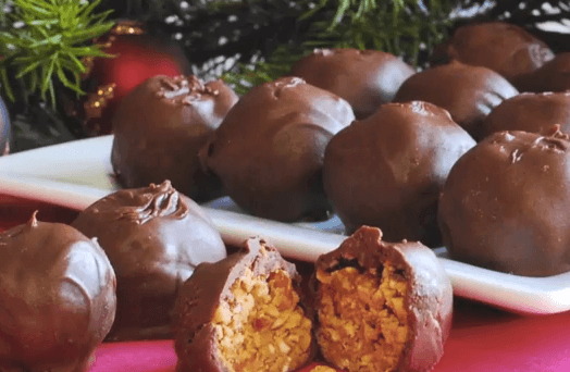 Christmas Candy: Peanut Butter Pretzel Bites