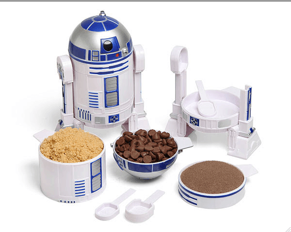 Star Wars R2-D2 Helps in The Kitchen