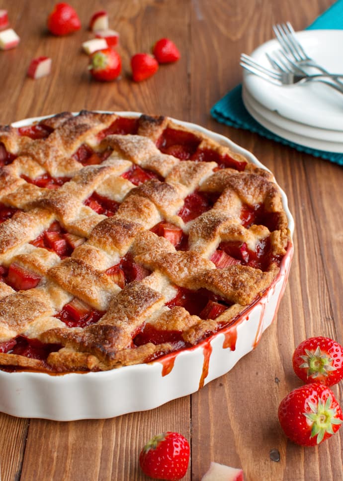 Country Strawberry Rhubarb Pie