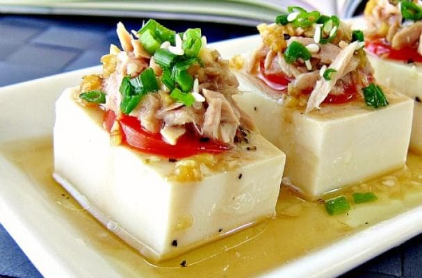 Stunning Visual Treat: Tuna and Tofu Cold Dish