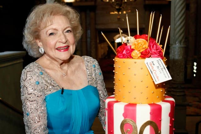 Betty White Celebrates Birthday with Betty Crocker Cake