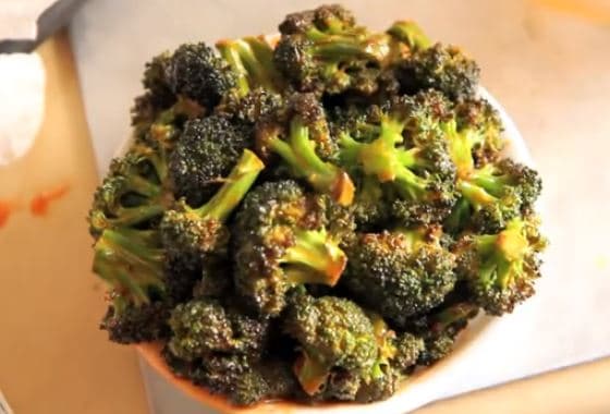 Vegan Treat: American Deli Buffalo Wings Flavored Roasted Broccoli