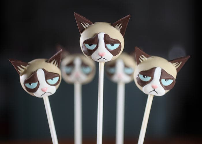 Unenthusiastic Grumpy Cat Cake Pops