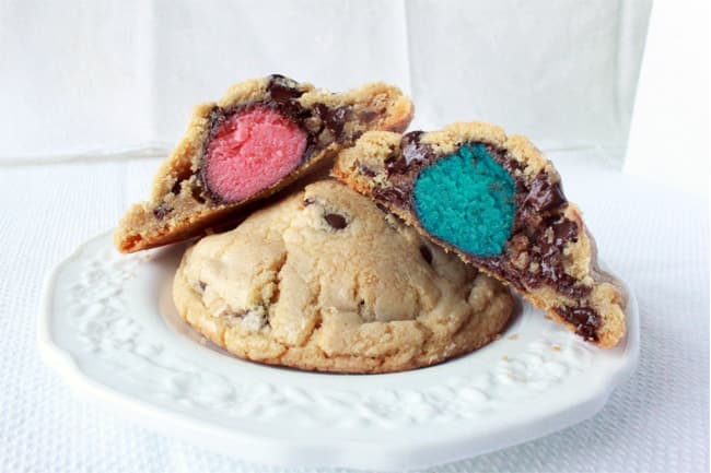 Gender Reveal Cookies Conceal a Sweet Surprise