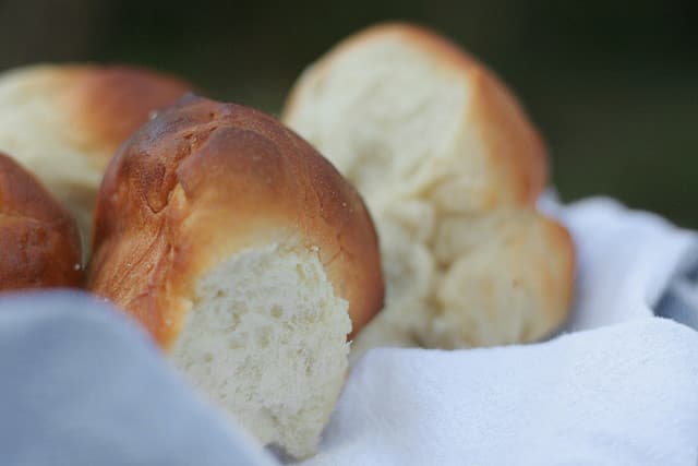 dinner rolls