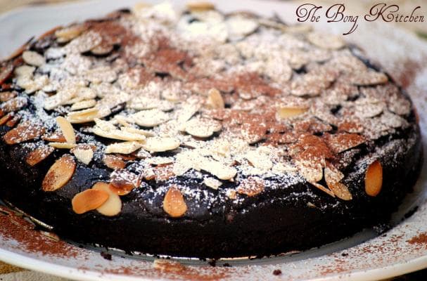 Eggless Chocolate Cake