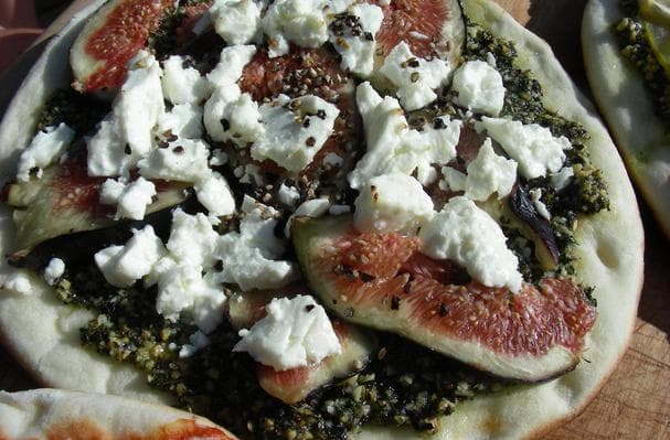 Fresh Fig and Goat Cheese Pizza