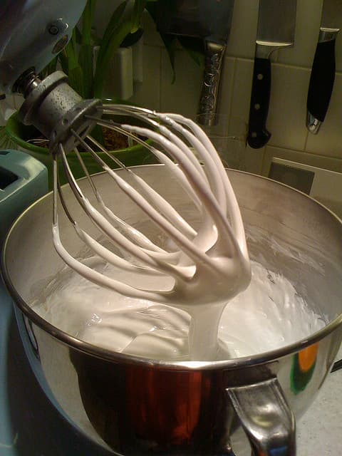 DIY Marshmallow Fluff