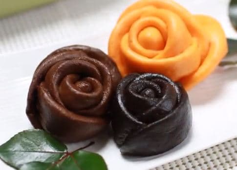 Fried Rose Flower Buns