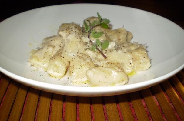 Classic Comfort Food: Gnocchi With Cheese Sauce