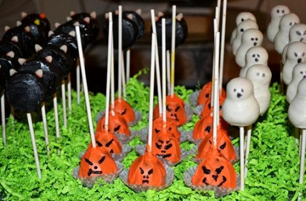 Unspooky Treats: Halloween Pops