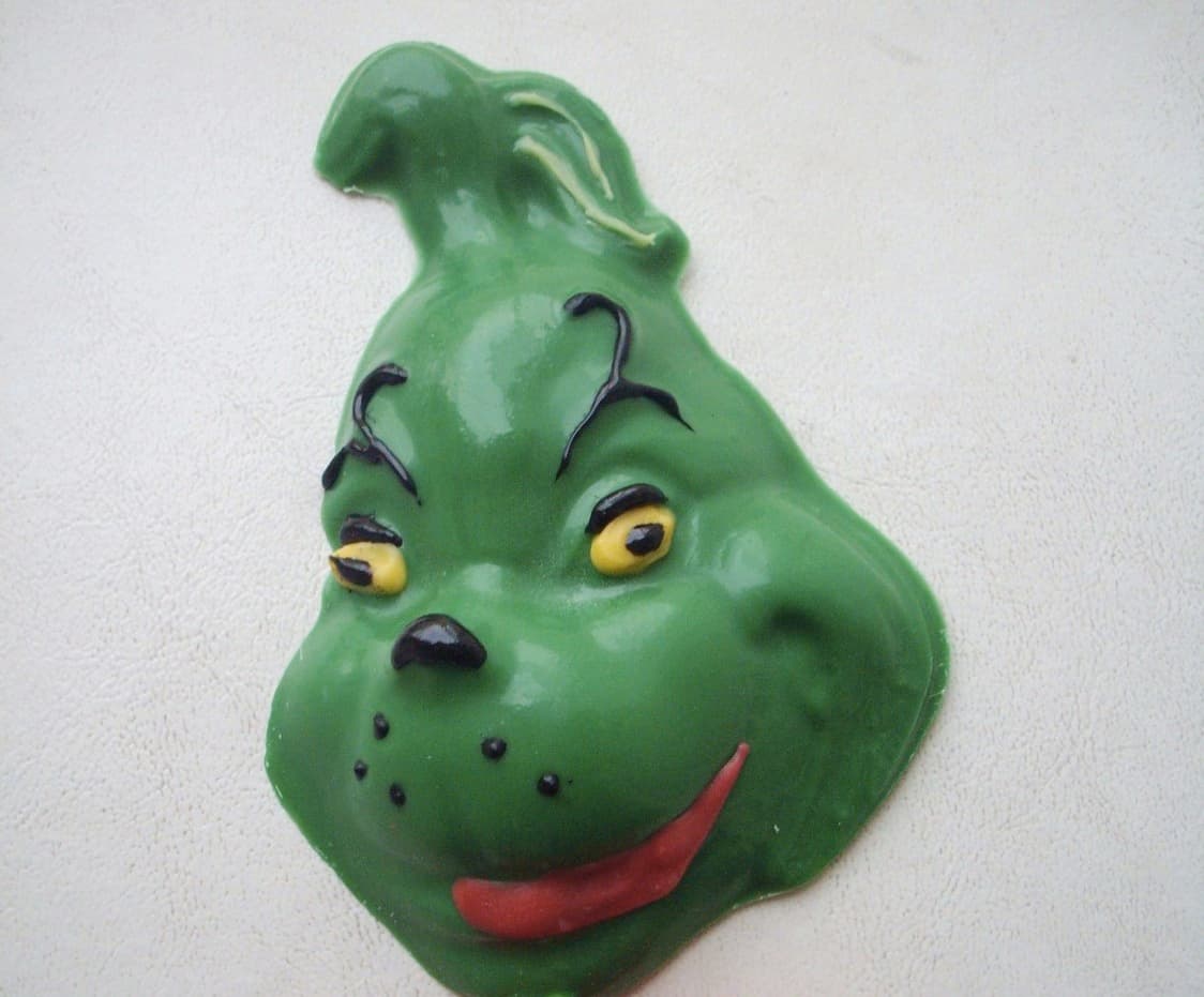 Grinch Cake Pops