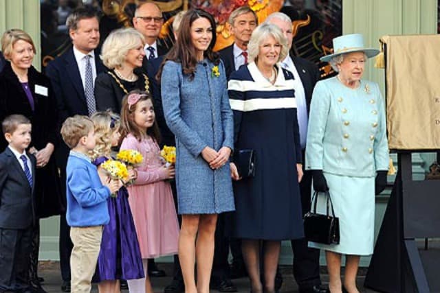 Kate Middleton has a Tea Party with the Queen