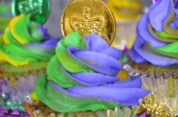 Marvelous Marti Gras Cupcakes