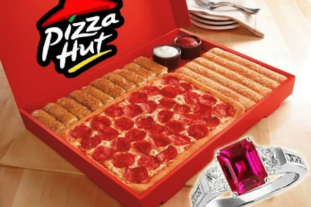 Pizza Hut Offers $10,000 Proposal Package for Valentine's Day