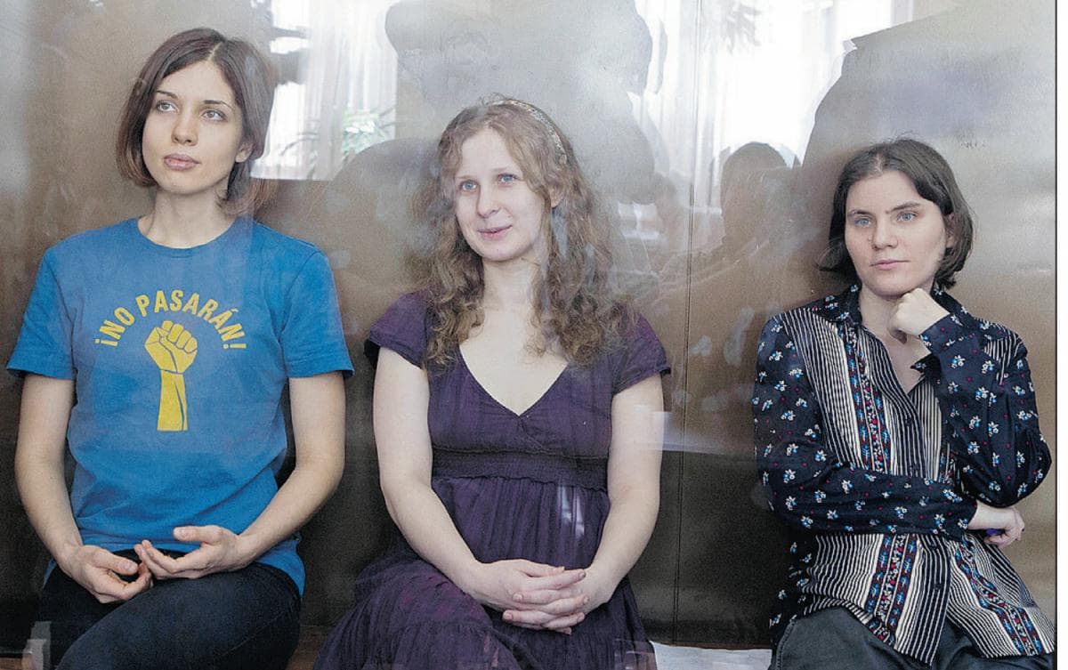 Alicia SIlverstone Wants Russian Government to Serve Vegan Meals to Imprisoned Girl Band Members