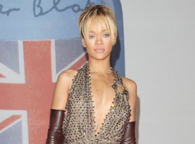 Rihanna Loves to Snack on Popcorn