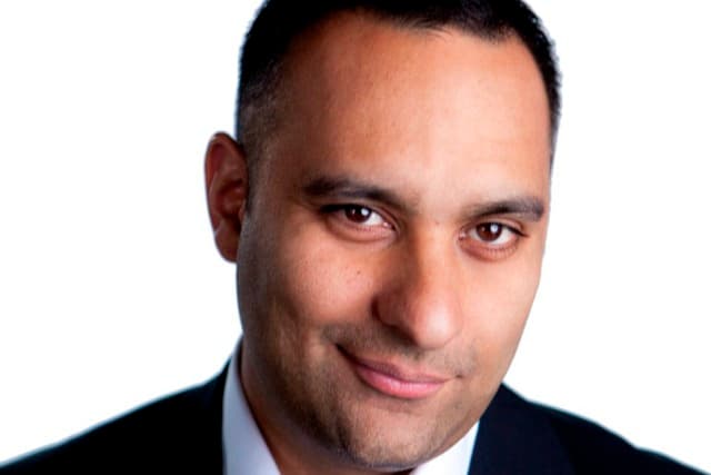 Russell Peters has a Multi-Cultural Christmas Dinner