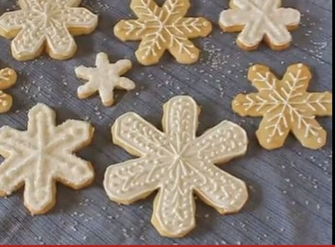 How To Decorate Sweet and Sparkly Snowflake Cookies