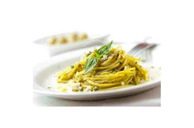 Meatless Monday: Garlic Spaghetti with White Wine Reduction