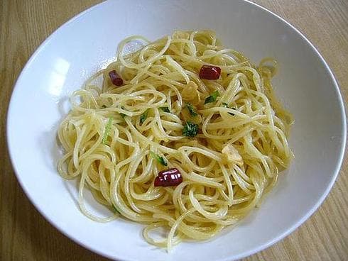 The Easiest Pasta Recipe Ever: Spaghetti Aglio e Olio