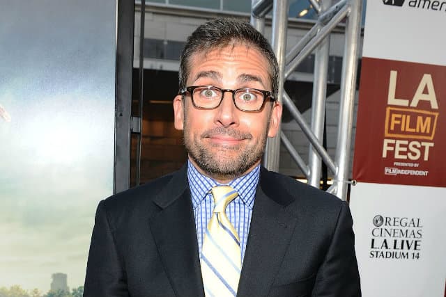 Steve Carell Goes Behind the Counter at Favorite Pizzeria