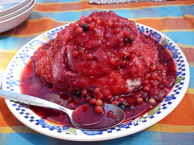 summer berry pudding