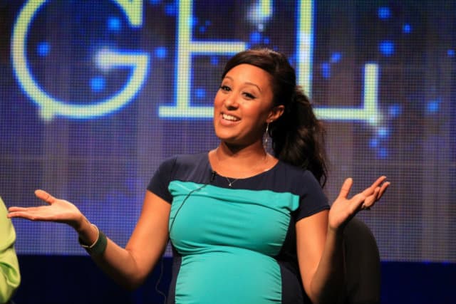 Pregnant Tamera Mowry Indulges Sweet Tooth