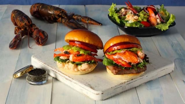 Wendy's Japan Lobster and Caviar Burger