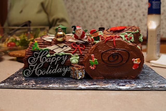 Learn to Make a Holiday Yule Log